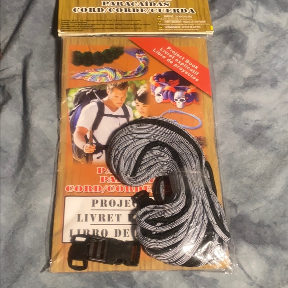 💚 3 for $15 💚 - Parachute Cord Action Pack Kit NWT - Picture 2 of 12
